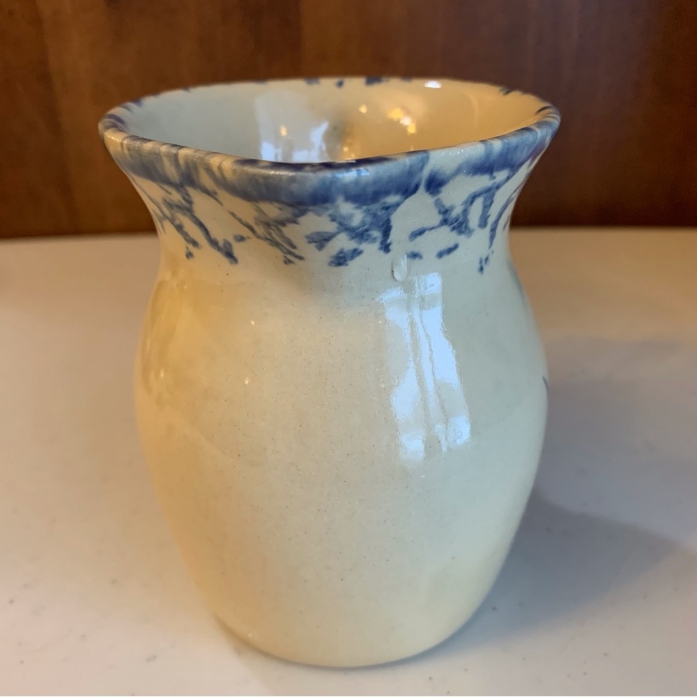 Robinson Ransbottom Roseville Pitcher Creamer Sponge Ware Blue Wheat - Picture 5 of 7